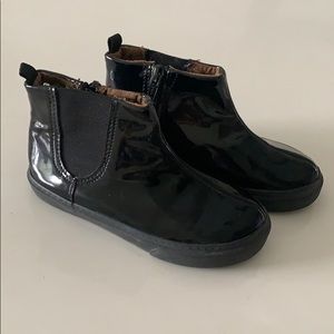 Gap booties